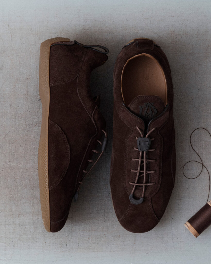 Quand la chaussure de conduite quitte la voiture 32 Davies sneaker in chocolate suede 1
