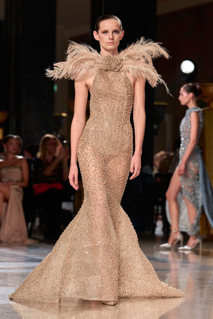 Haute Couture Week: Un univers mystérieux dans la collection Elie Saab Automne/Hiver 2026 29 ELIE SAAB Haute Couture FW 26 27 Look 28