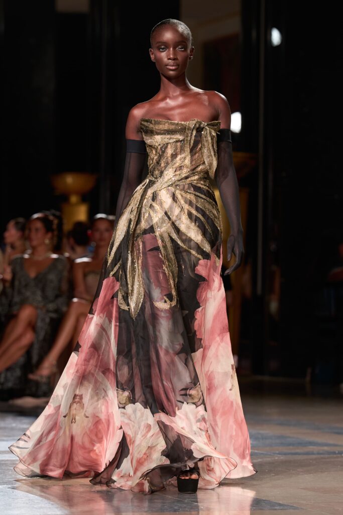 Haute Couture Week: Un univers mystérieux dans la collection Elie Saab Automne/Hiver 2026 30 ELIE SAAB Haute Couture FW 26 27 Look 36