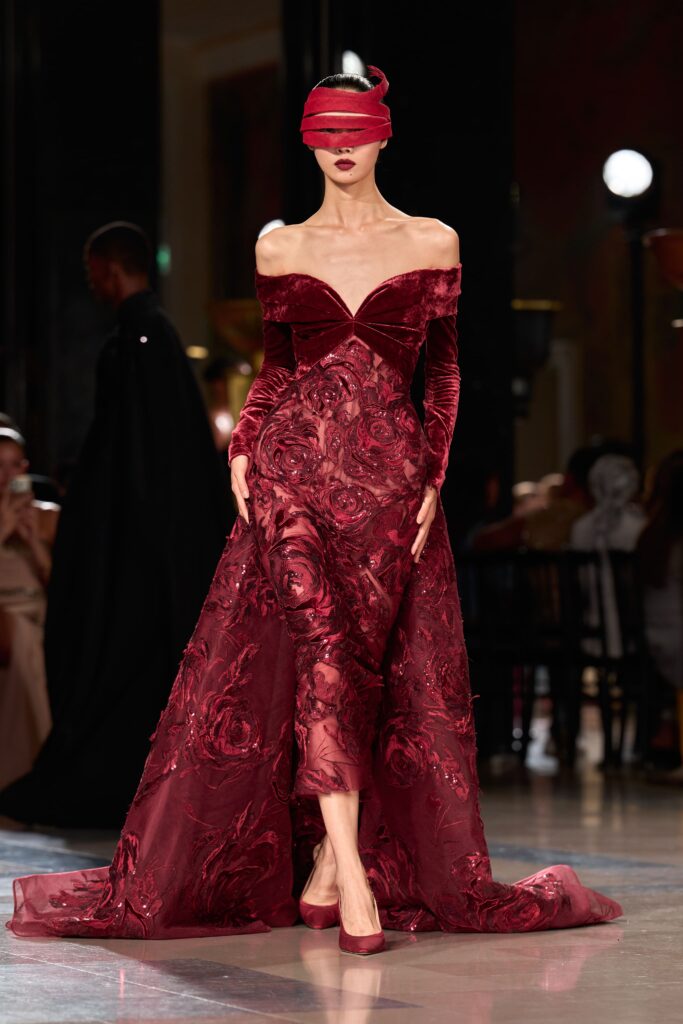 Haute Couture Week: Un univers mystérieux dans la collection Elie Saab Automne/Hiver 2026 31 ELIE SAAB Haute Couture FW 26 27 Look 46