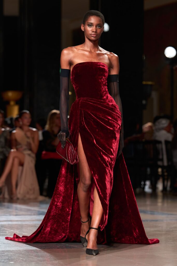 Haute Couture Week: Un univers mystérieux dans la collection Elie Saab Automne/Hiver 2026 33 ELIE SAAB Haute Couture FW 26 27 Look 48