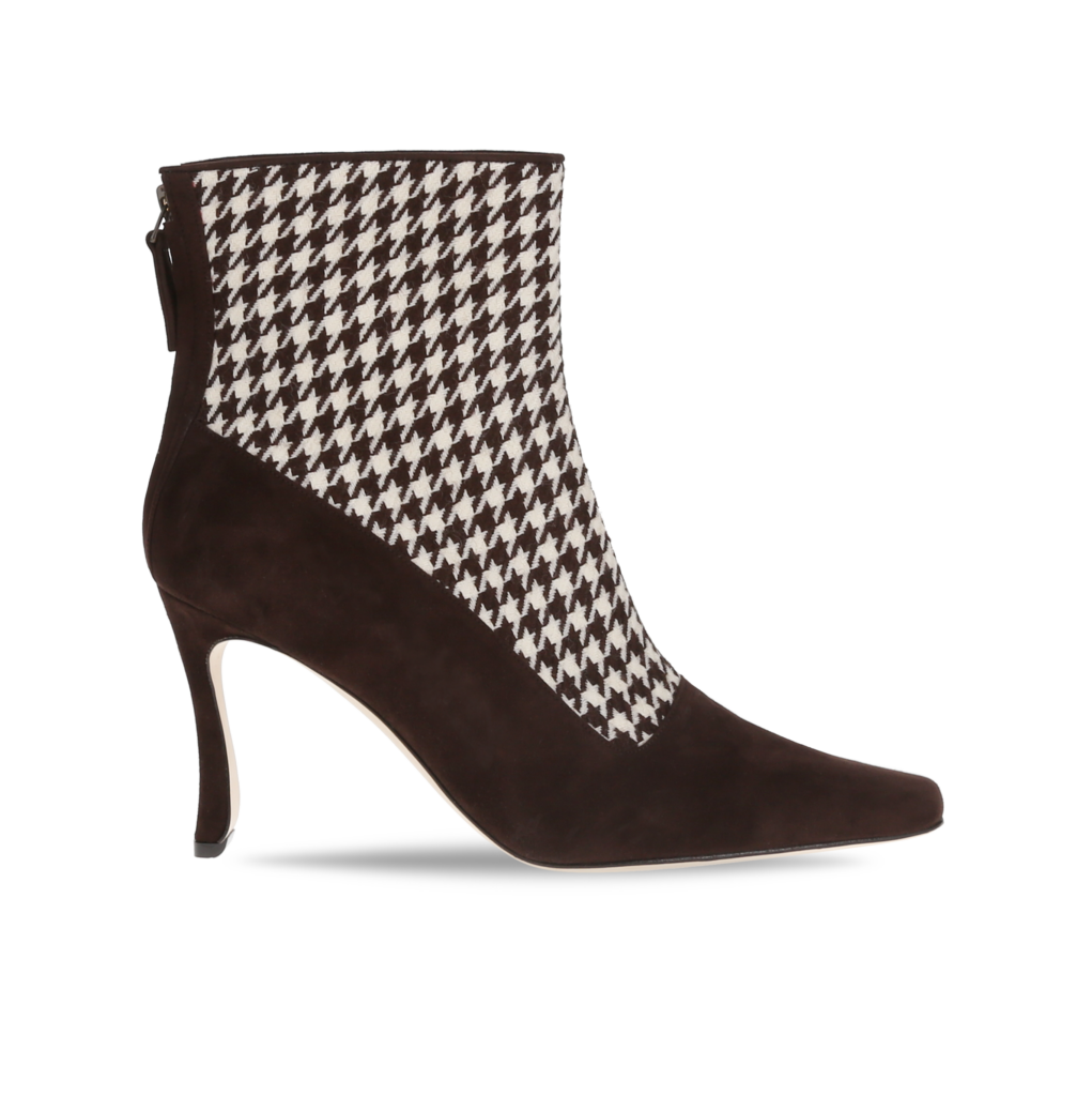 Manolo Blahnik et l’art de marcher : Paris comme carte personnelle 136 GOSTA SUEDE BROWN