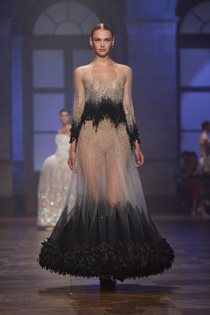 Haute Couture Week: La nature dans la collection Georges Hobeika Automne/Hiver 2026 33 Hobeika fw27 runway press look 09 1