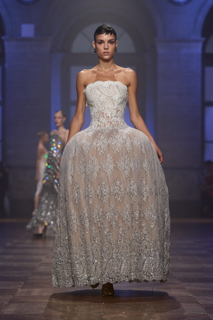 Haute Couture Week: La nature dans la collection Georges Hobeika Automne/Hiver 2026 26 Hobeika fw27 runway press look 10
