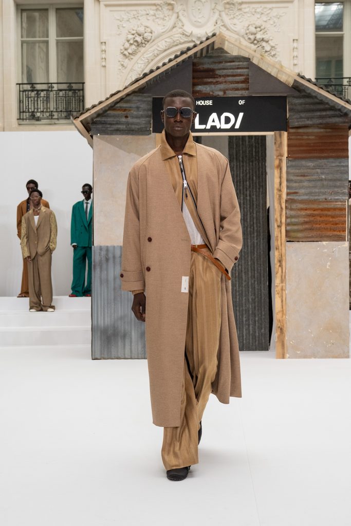 LAD/ : Kinshasa prend Paris 35 LAD SS27 Look 11