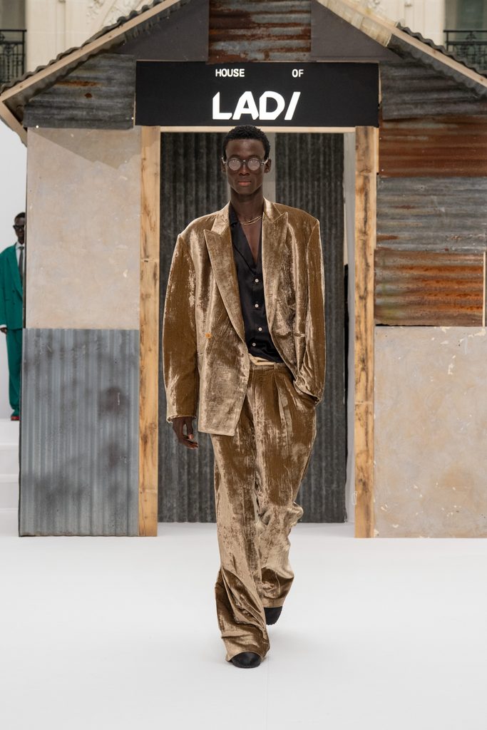 LAD/ : Kinshasa prend Paris 43 LAD SS27 Look 19