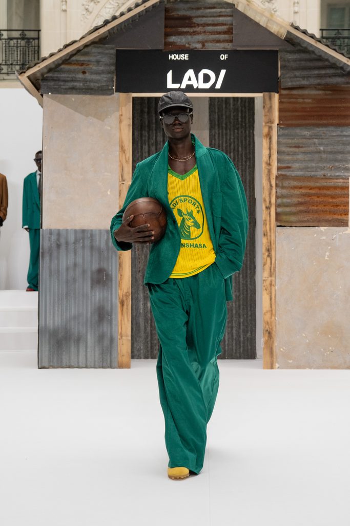 LAD/ : Kinshasa prend Paris 47 LAD SS27 Look 24