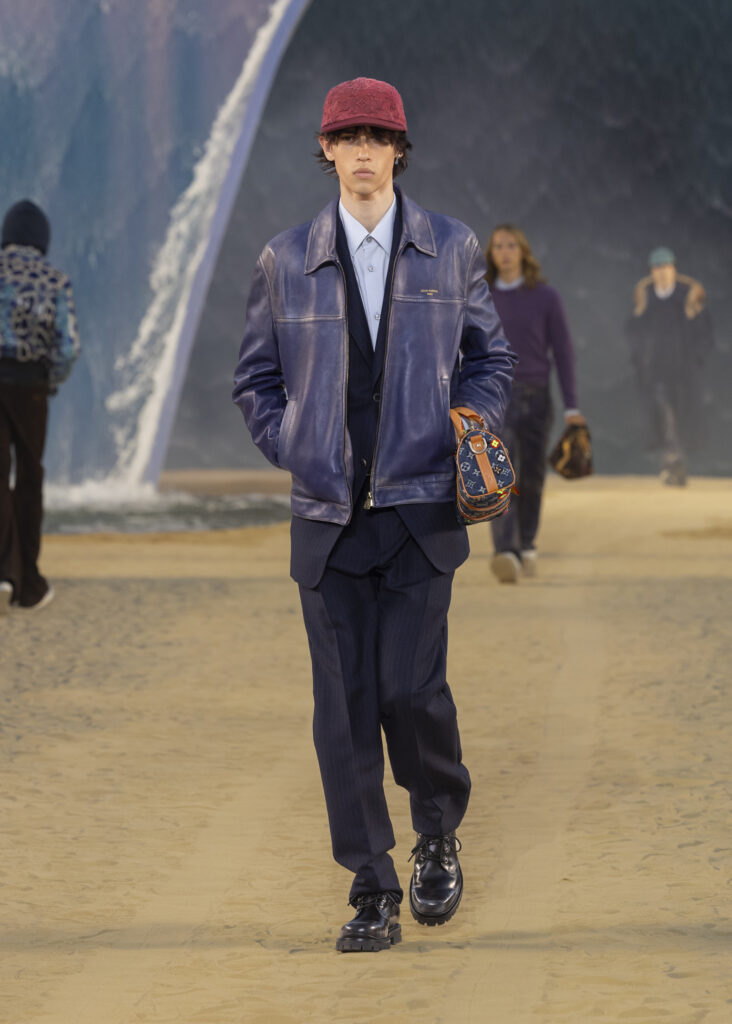 La vague comme grammaire masculine 38 LOUIS VUITTON MENrsquoS SPRING SUMMER 2027 LOOK 14