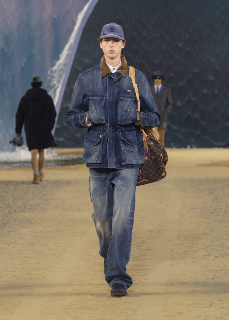 La vague comme grammaire masculine 41 LOUIS VUITTON MENrsquoS SPRING SUMMER 2027 LOOK 17