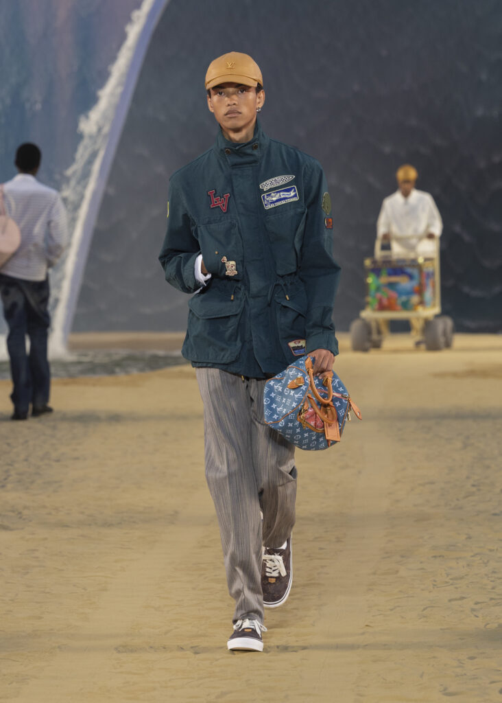 La vague comme grammaire masculine 44 LOUIS VUITTON MENrsquoS SPRING SUMMER 2027 LOOK 20