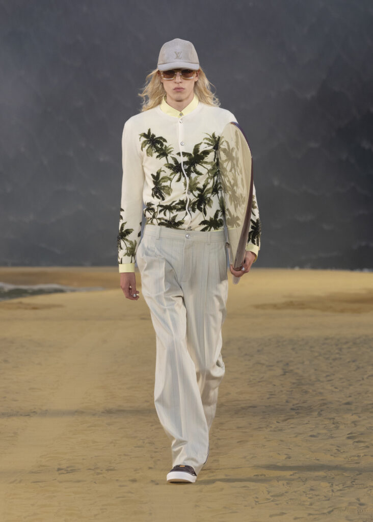 La vague comme grammaire masculine 59 LOUIS VUITTON MENrsquoS SPRING SUMMER 2027 LOOK 35