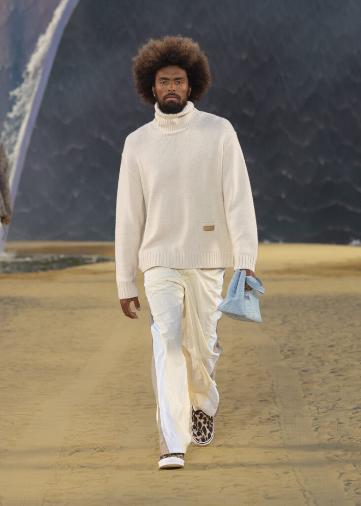 La vague comme grammaire masculine 84 LOUIS VUITTON MENrsquoS SPRING SUMMER 2027 LOOK 47