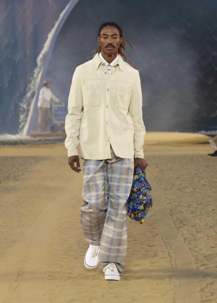 La vague comme grammaire masculine 86 LOUIS VUITTON MENrsquoS SPRING SUMMER 2027 LOOK 49