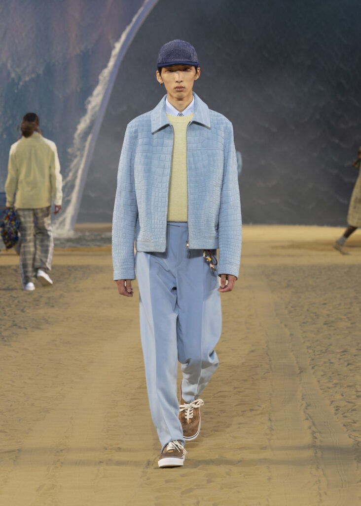 La vague comme grammaire masculine 91 LOUIS VUITTON MENrsquoS SPRING SUMMER 2027 LOOK 54