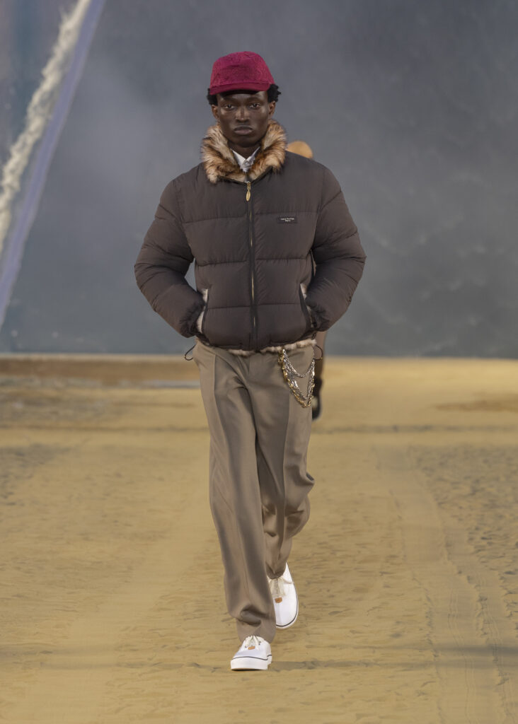 La vague comme grammaire masculine 101 LOUIS VUITTON MENrsquoS SPRING SUMMER 2027 LOOK 64