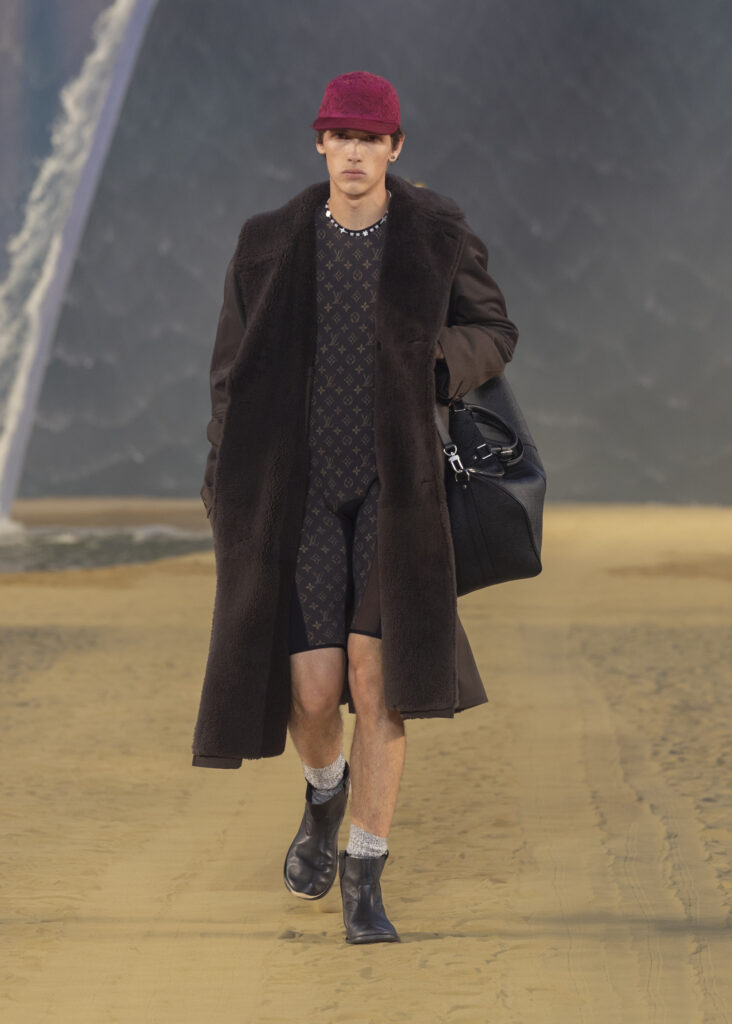 La vague comme grammaire masculine 111 LOUIS VUITTON MENrsquoS SPRING SUMMER 2027 LOOK 74