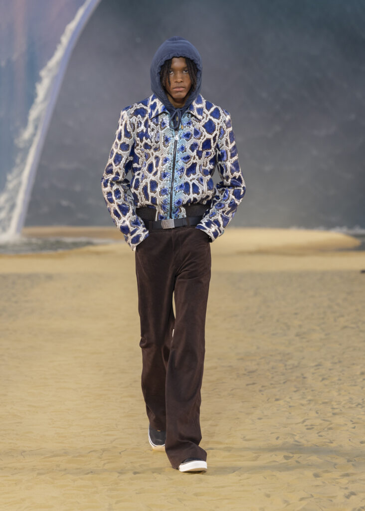 La vague comme grammaire masculine 33 LOUIS VUITTON MENrsquoS SPRING SUMMER 2027 LOOK 9