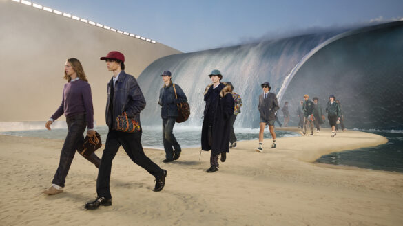 LOUIS VUITTON MENrsquoS SPRING SUMMER EMPTY SET FINALE 1