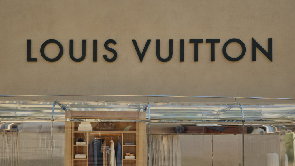 La vague comme grammaire masculine 73 LOUIS VUITTON MENrsquoS SPRING SUMMER EMPTY SET IMAGE 4