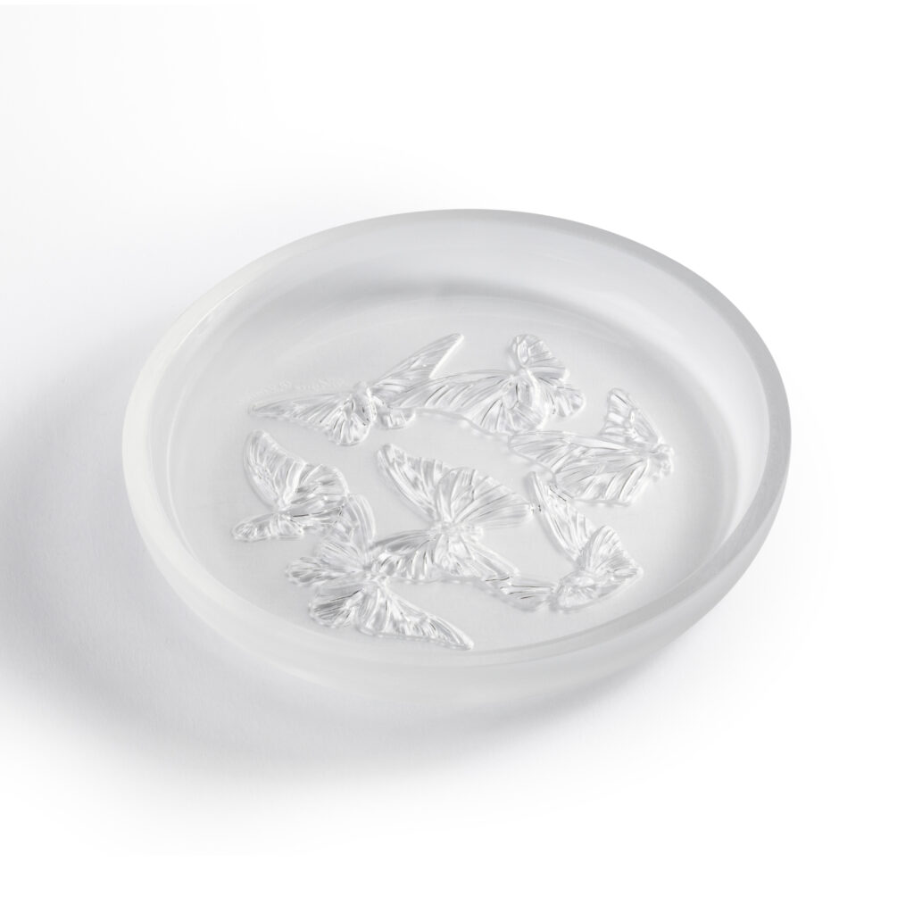 Air de Lalique Chapitre II : l'invisible sculpté 39 PAPILLONS flat small bowl clear ©LALIQUE SA 2