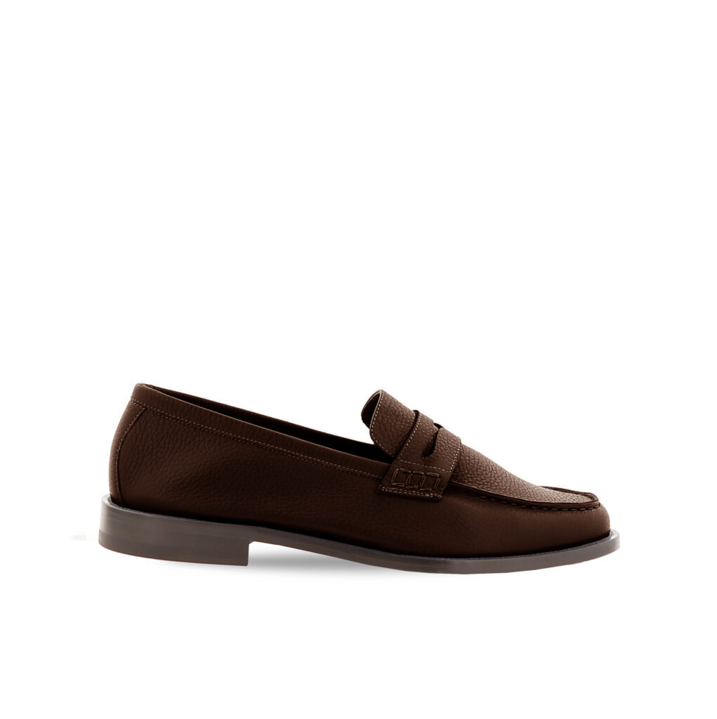 Manolo Blahnik et l’art de marcher : Paris comme carte personnelle 40 PERRY CALF BROWN