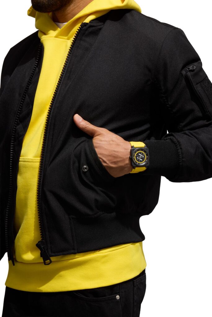 Le carré jaune du secours aérien 27 R05 019 BR03 HELIPAD LOOK2b