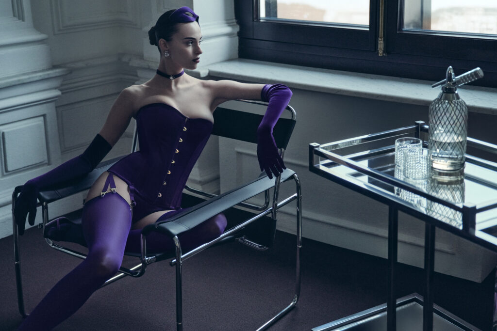 SCANDALE : une maison de lingerie choisit d'effacer son propre nom 31 ROCOCO CAMPAIGN11