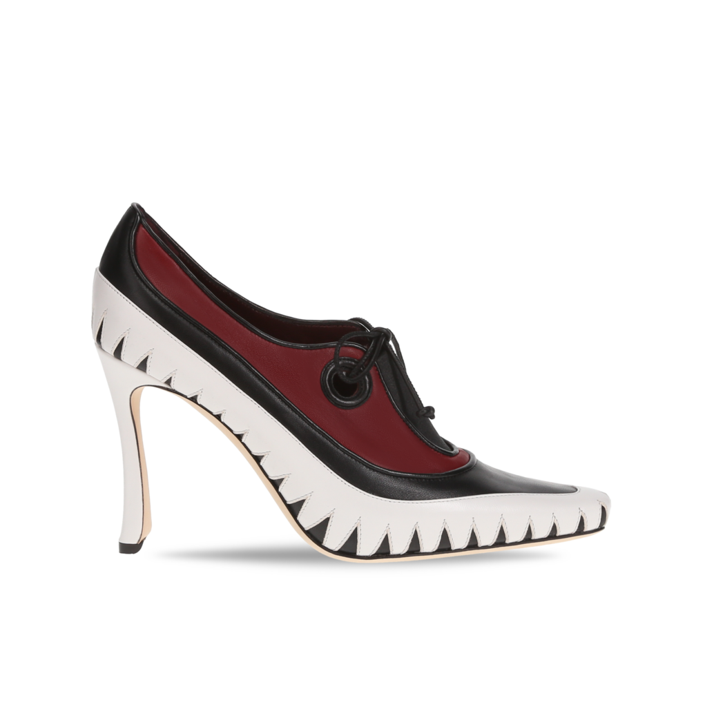Manolo Blahnik et l’art de marcher : Paris comme carte personnelle 135 RONDA NAPPA WHITE BLACK RED