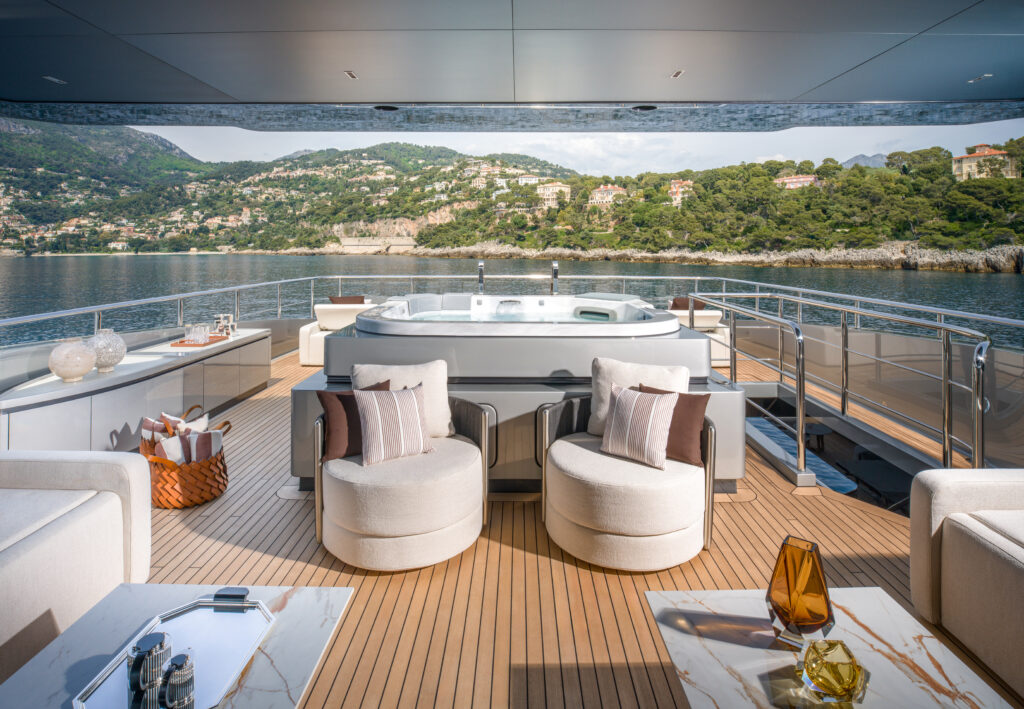 Riva 54Metri : quand la légende change d'échelle 48 Riva 54Metri 2 1