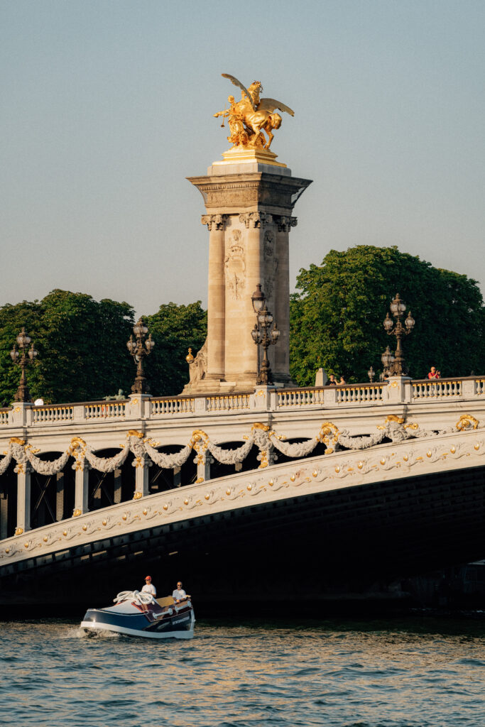 Sebago fête ses 80 ans : le penny loafer part en bateau sur la Seine 57 Sebago @Riviera Fuga Paris SYC 25