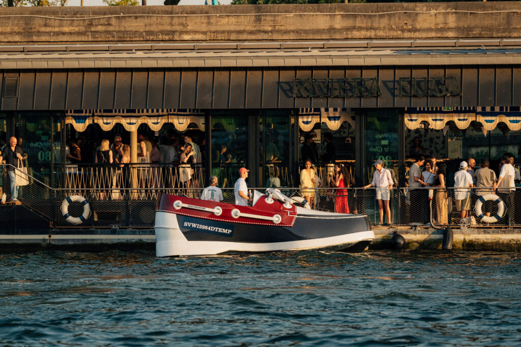 Sebago fête ses 80 ans : le penny loafer part en bateau sur la Seine 54 Sebago @Riviera Fuga Paris SYC 26