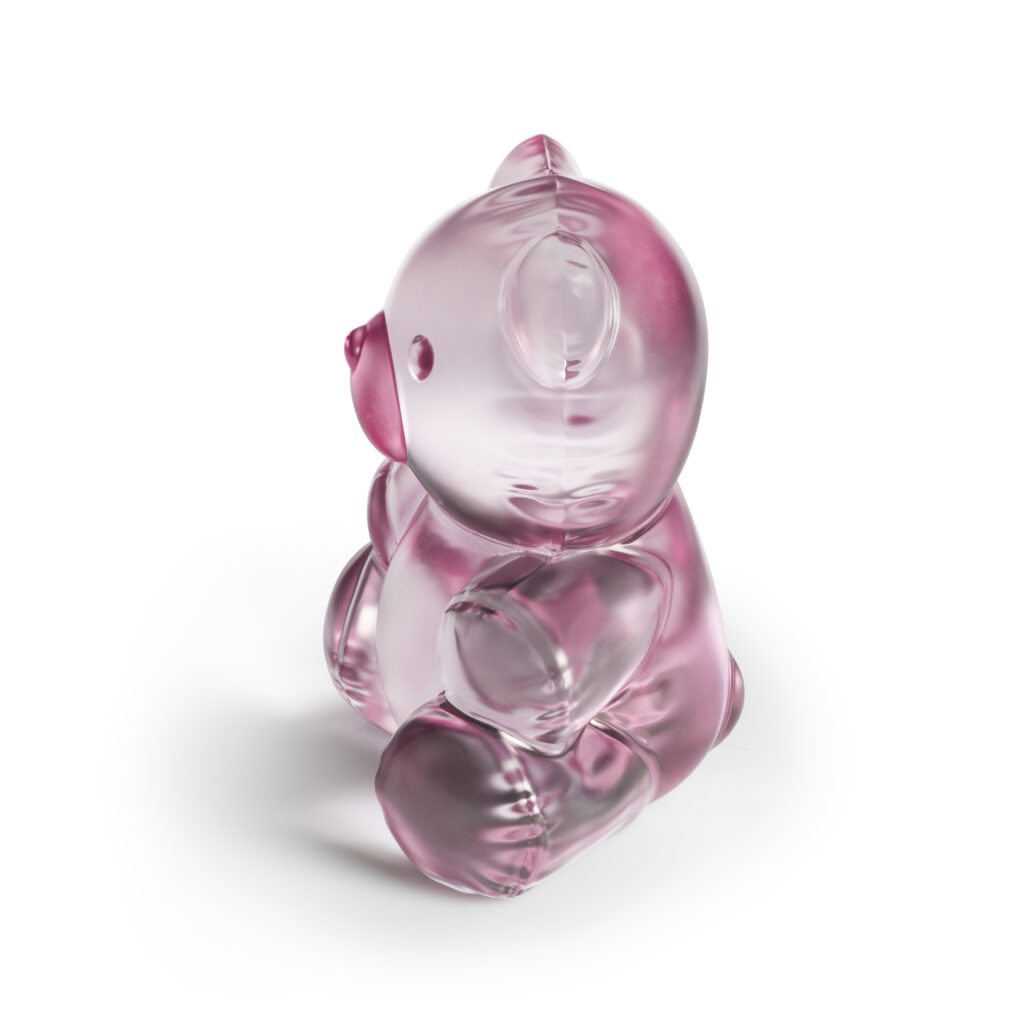 Air de Lalique Chapitre II : l'invisible sculpté 55 TEDDY AIR sculpture large size pink luster ©LALIQUE SA 2