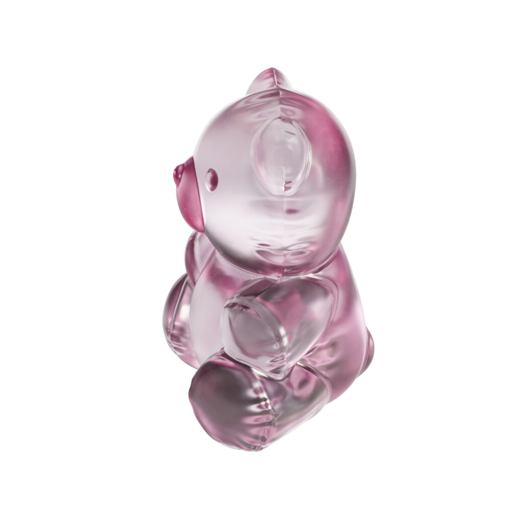 Air de Lalique Chapitre II : l'invisible sculpté 52 TEDDY AIR sculpture large size pink luster ©LALIQUE SA 3