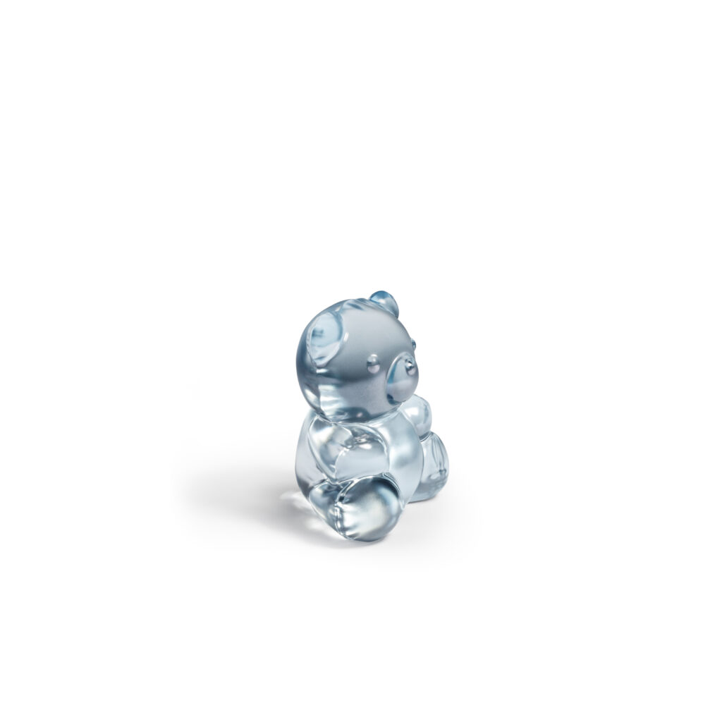 Air de Lalique Chapitre II : l'invisible sculpté 56 TEDDY AIR sculpture small size blue luster ©LALIQUE SA 4