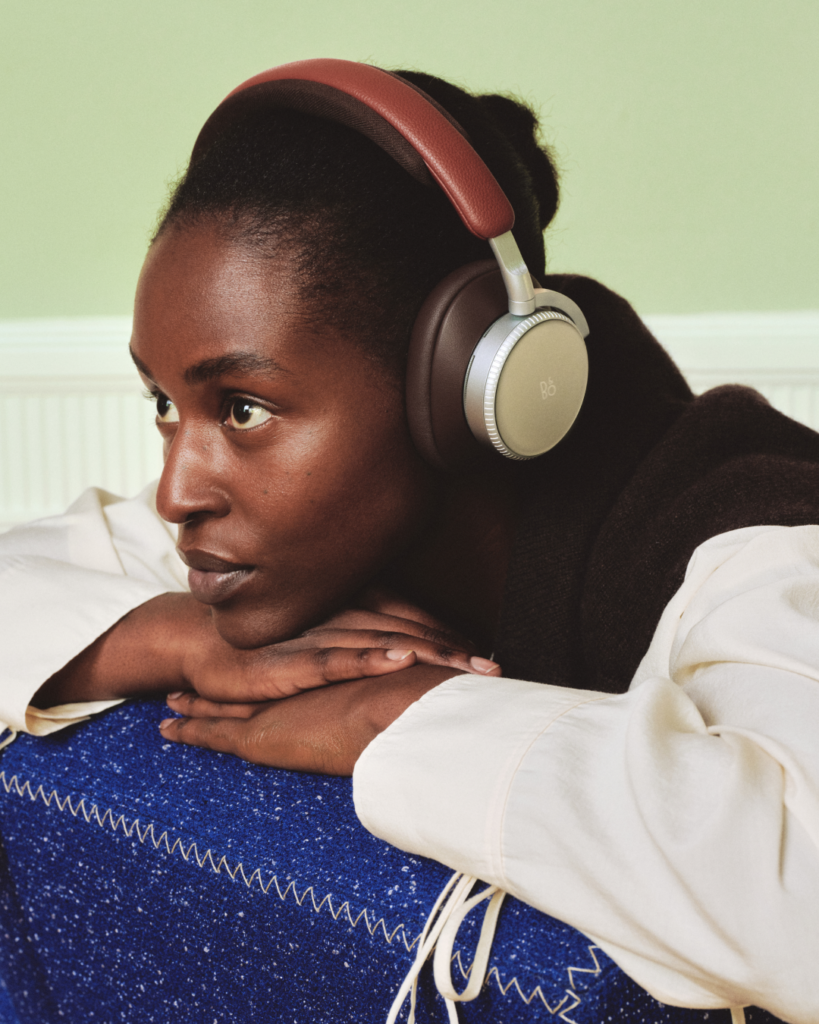 Bang & Olufsen : le son comme compagnon de voyage 47 The Centennial Collection 2025 BP H100 Digital EN 1080x1320 Crop Clean 0024