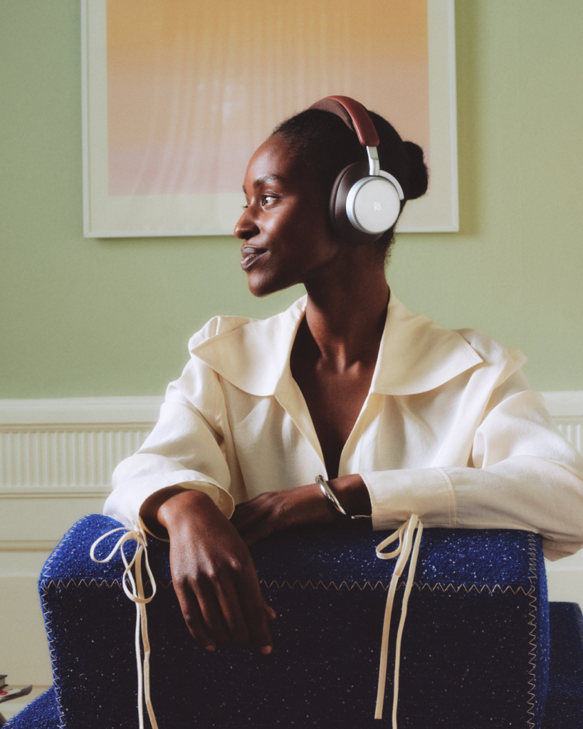 Bang & Olufsen : le son comme compagnon de voyage 49 The Centennial Collection 2025 BP H100 Digital EN 1080x1320 Crop Clean 0063