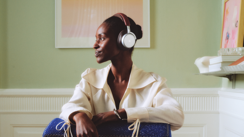 Bang & Olufsen : le son comme compagnon de voyage 44 The Centennial Collection 2025 BP H100 Digital EN 1920x1080 Crop Clean 0059