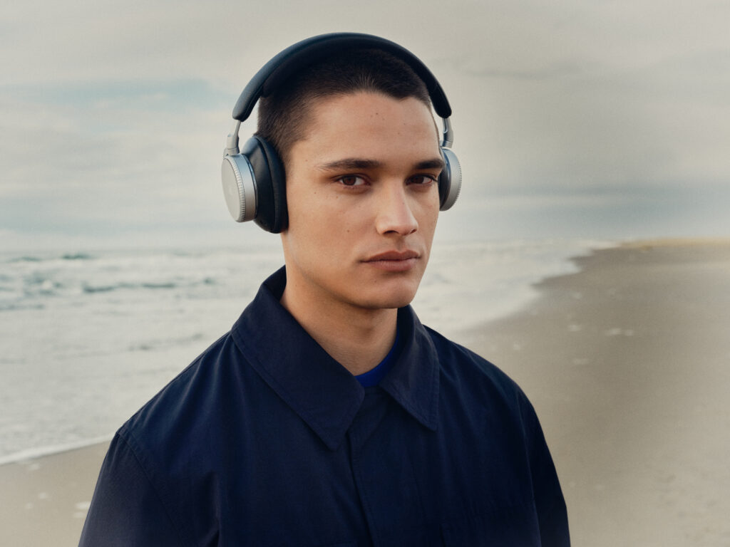 Bang & Olufsen : le son comme compagnon de voyage 53 Travel 2026 BP H100 Digital Clean 0013