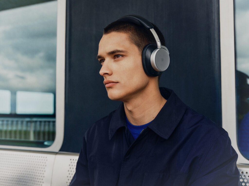 Bang & Olufsen : le son comme compagnon de voyage 54 Travel 2026 BP H100 Digital Clean 0015