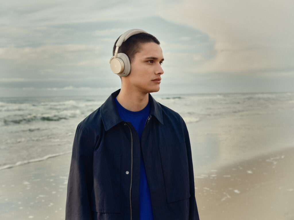 Bang & Olufsen : le son comme compagnon de voyage 58 Travel 2026 BP H100 Digital Clean 0020