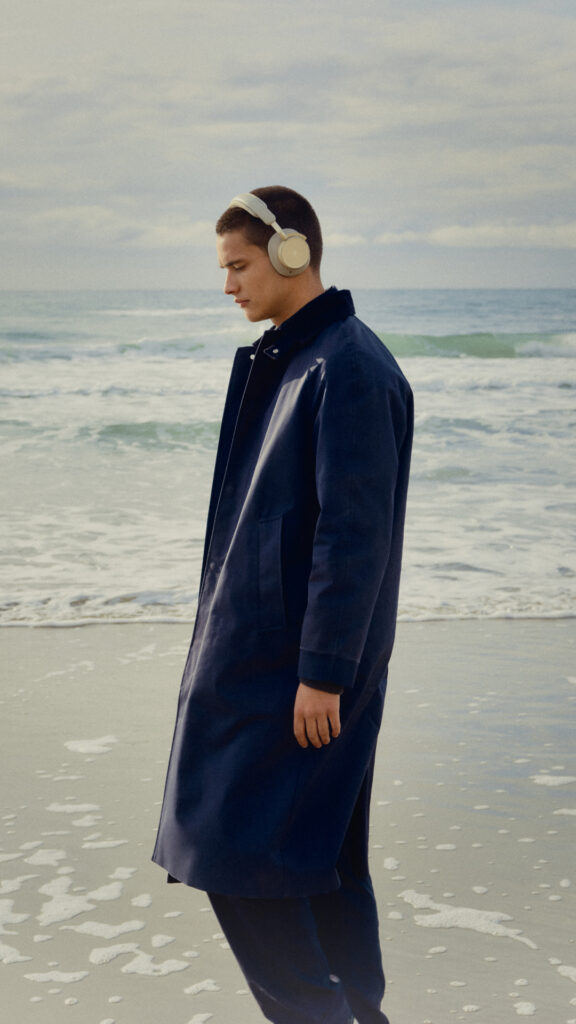 Bang & Olufsen : le son comme compagnon de voyage 85 Travel 2026 BP H100 Digital EN 1080x1920 Crop Clean 0132