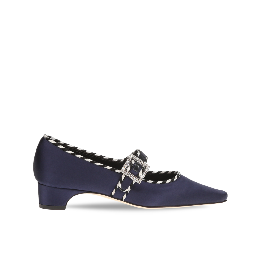 Manolo Blahnik et l’art de marcher : Paris comme carte personnelle 77 ZAERA SATIN NAVY