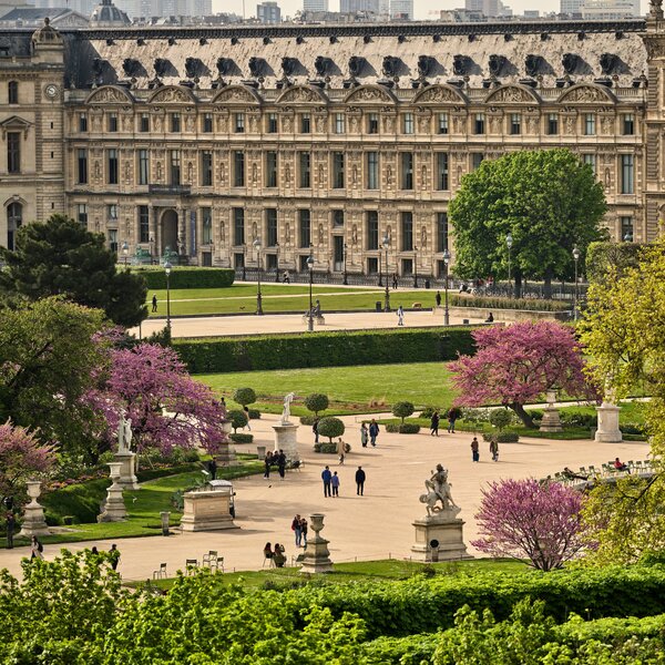 Summer 2026 at Le Meurice: the Palace Lunch Box, the Ducasse delivery tricycle, and the rosé champagnes at Bar 228 26 cd2c0d1cbc05a47df856072f2ab7d5a15930da56e1f84449e8e4790a9c0dc210