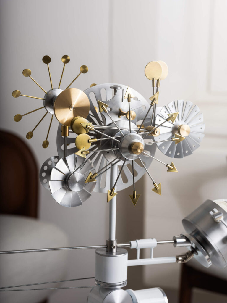 MB&F : quand une machine à ne rien faire apprend à remonter les montres 35 low res MBandF MADGallery Martin Smith Watch Winder 3 1