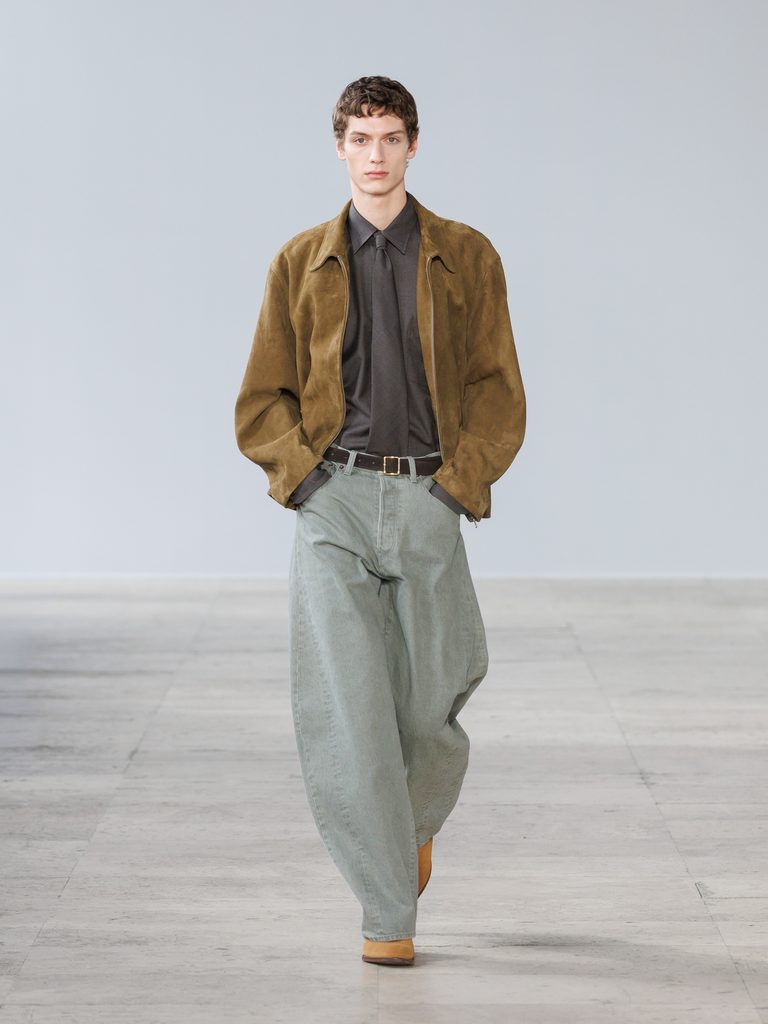 Kiichiro Asakawa, ou la couleur comme problème de teinturier 26 ssstein SS27 runway 3x4 look02