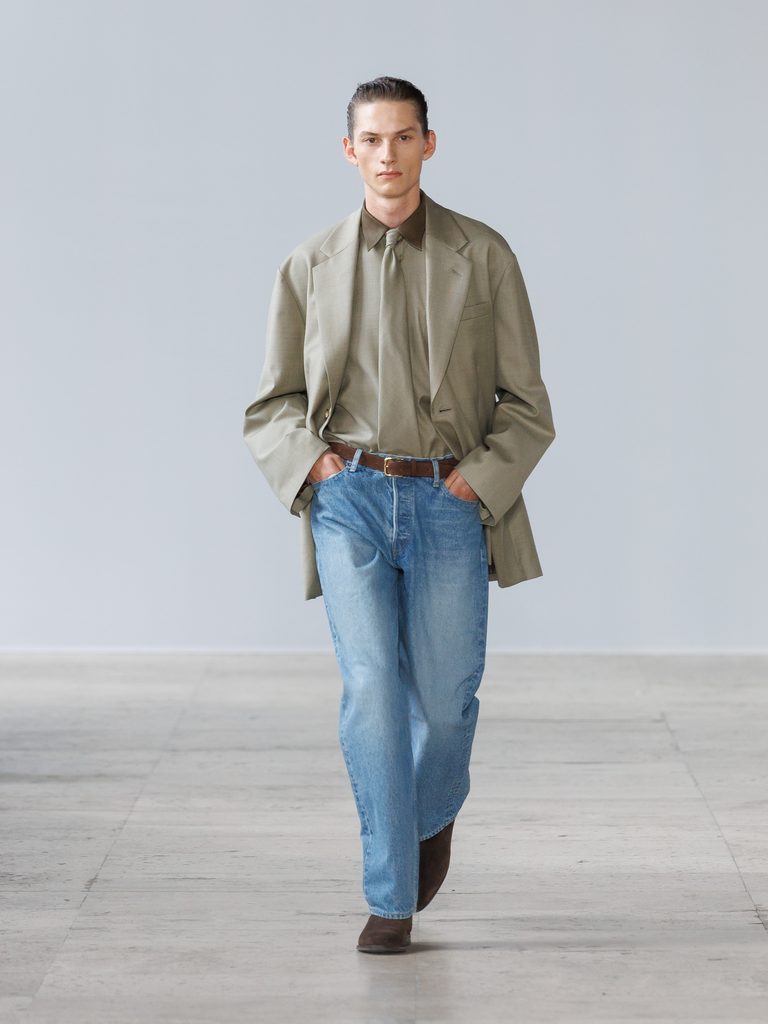 Kiichiro Asakawa, ou la couleur comme problème de teinturier 27 ssstein SS27 runway 3x4 look03