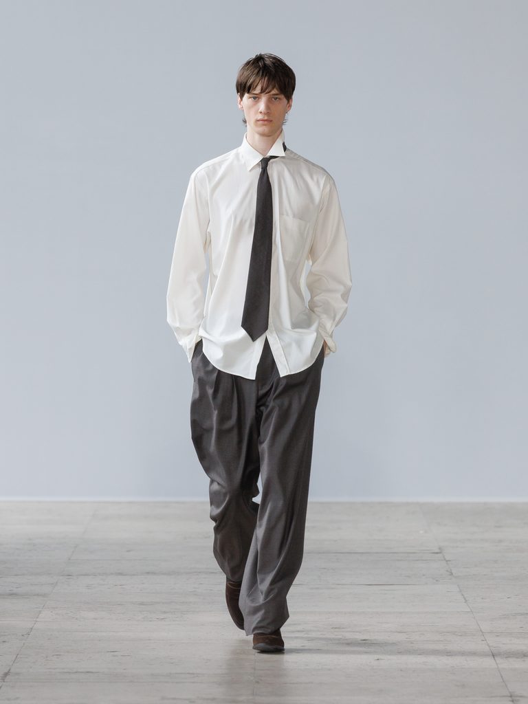 Kiichiro Asakawa, ou la couleur comme problème de teinturier 30 ssstein SS27 runway 3x4 look06