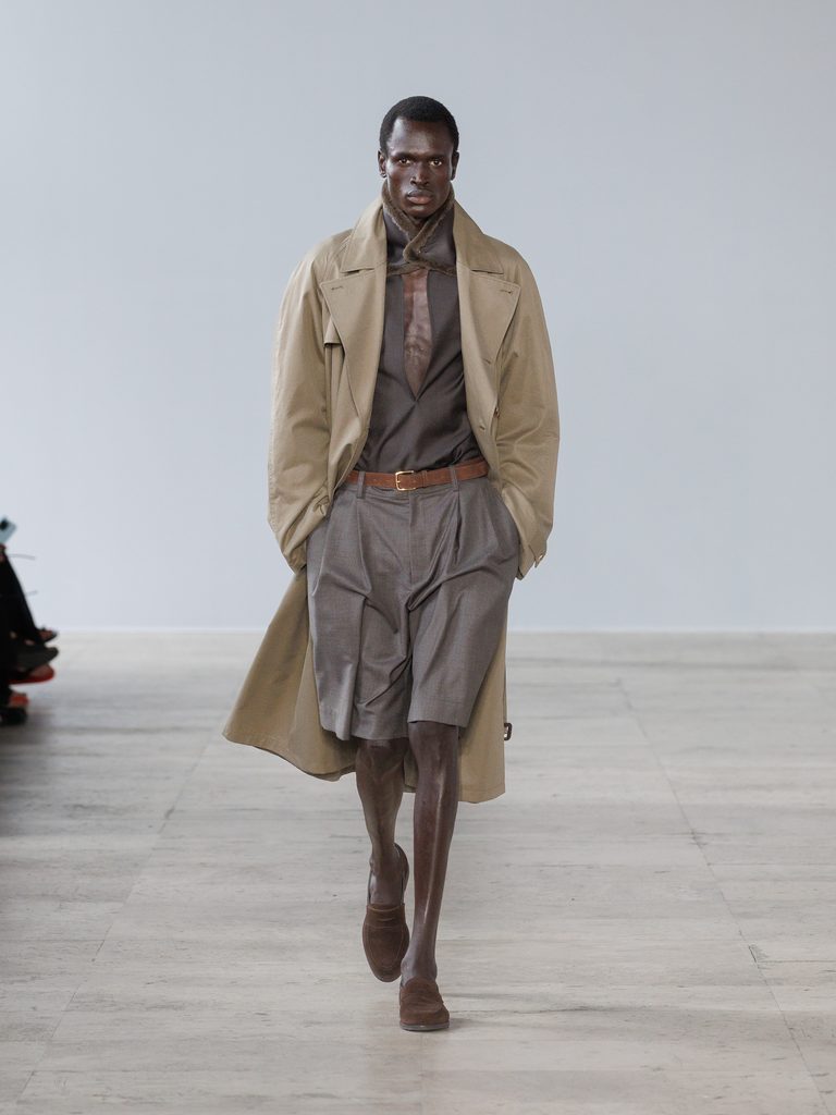Kiichiro Asakawa, ou la couleur comme problème de teinturier 33 ssstein SS27 runway 3x4 look09