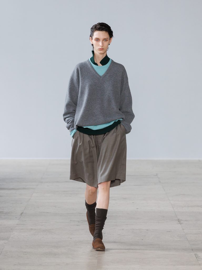 Kiichiro Asakawa, ou la couleur comme problème de teinturier 38 ssstein SS27 runway 3x4 look14
