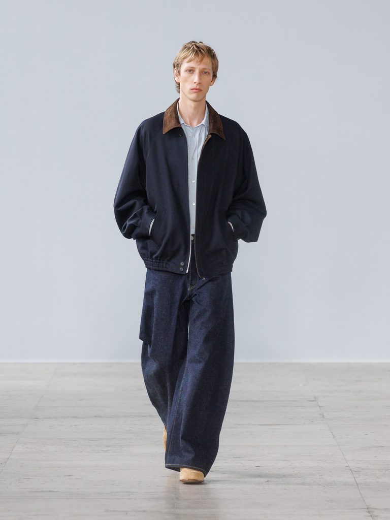 Kiichiro Asakawa, ou la couleur comme problème de teinturier 40 ssstein SS27 runway 3x4 look16